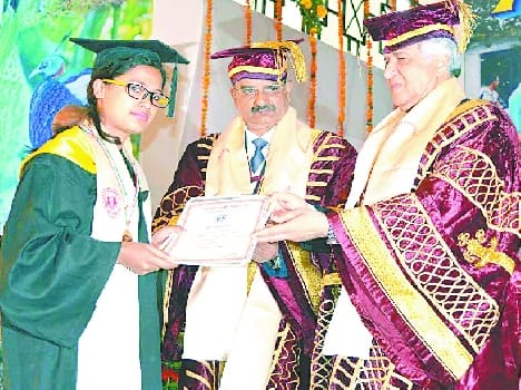 27 toppers medals, 167 of the PhD degree and three D-lit.